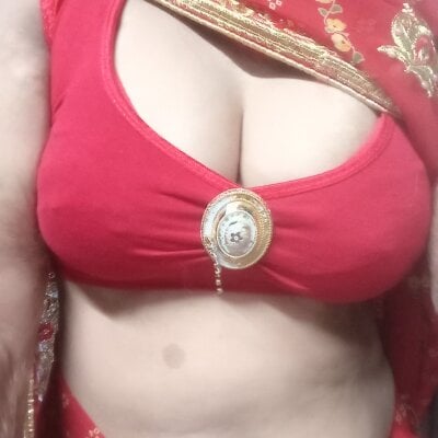 Indian_Lisa- on StripChat