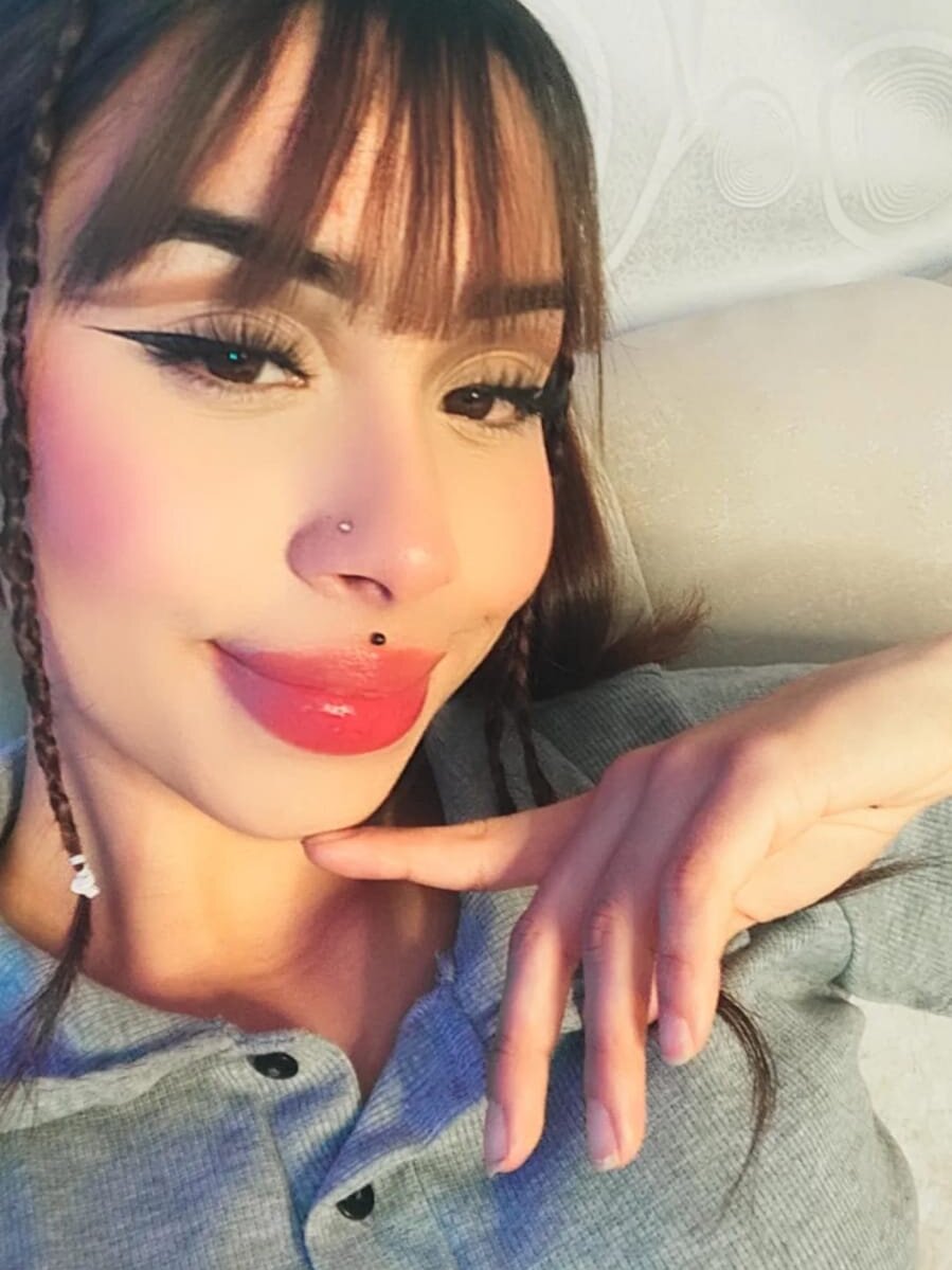Live sex webcam photo for _shaira_19 #287531777