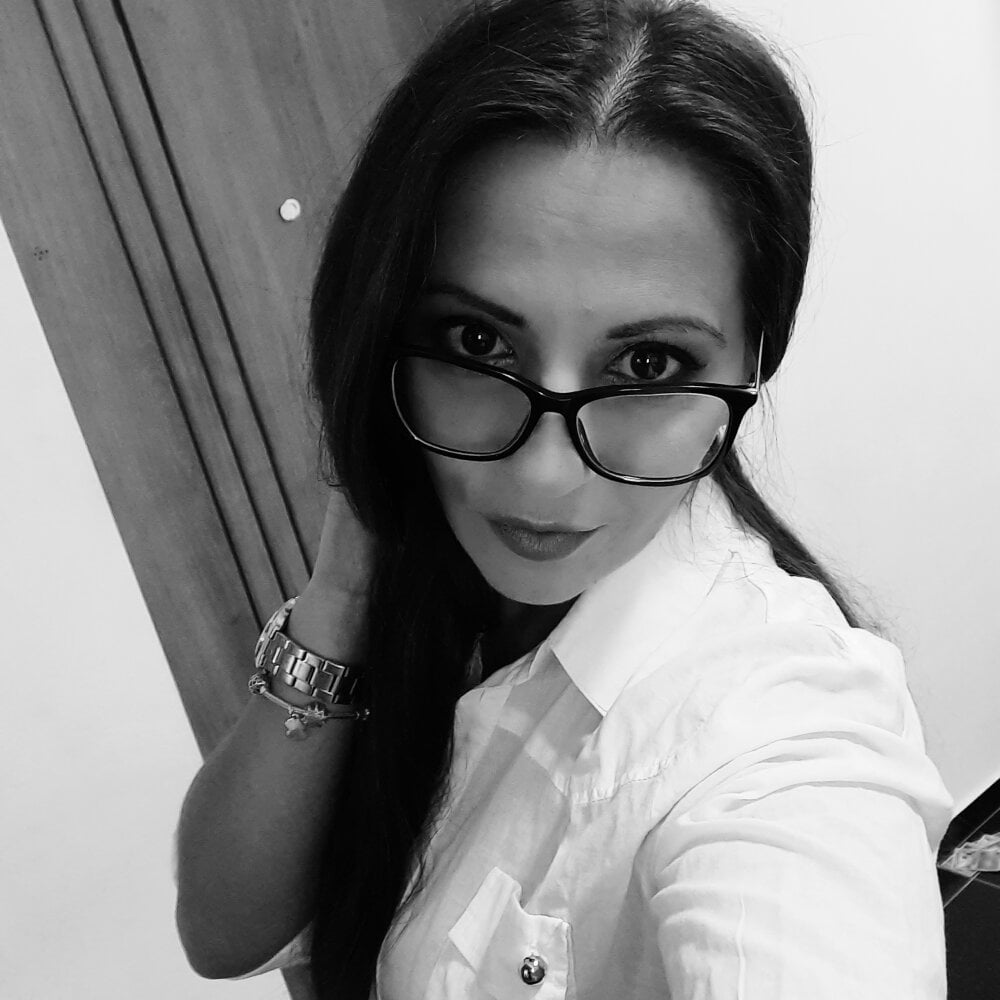 stripchat lilly_mia webcam profile pic via cheapadultsexcams.com