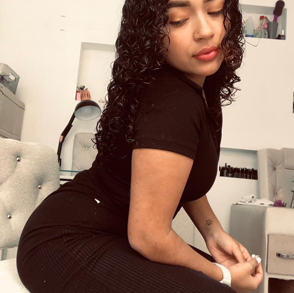 Naomii__69's Offline XXX Chat