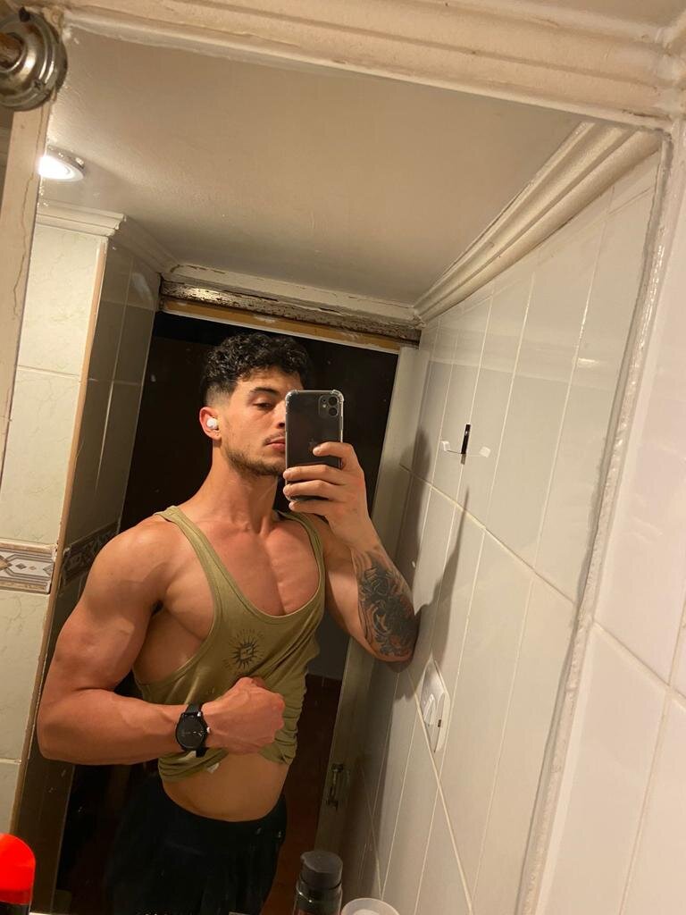 JCBOYHOT