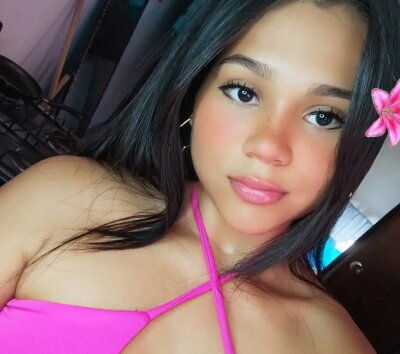 mindy10 😣 live cam
