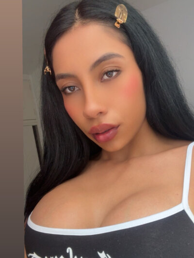Anamhenao Female Colombian Webcam Striptease