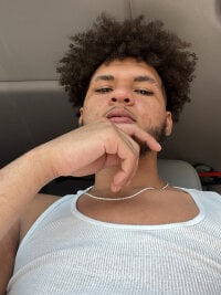 Lightskincock23@xh's Offline Chat Room