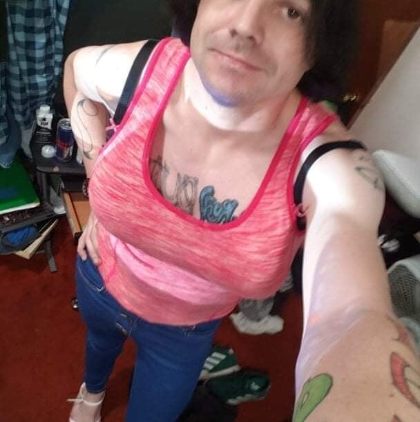 Live sex webcam photo for crossdressingfag #290092952