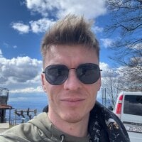 Hotheels1's Offline Chat Room