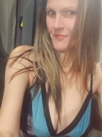 Shawna69whynot's Offline Chat Room
