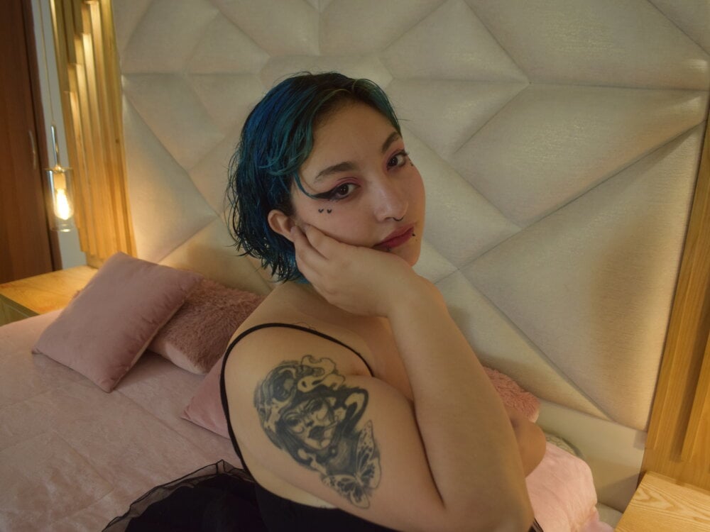 lilith_godness_666's Offline Chat Room