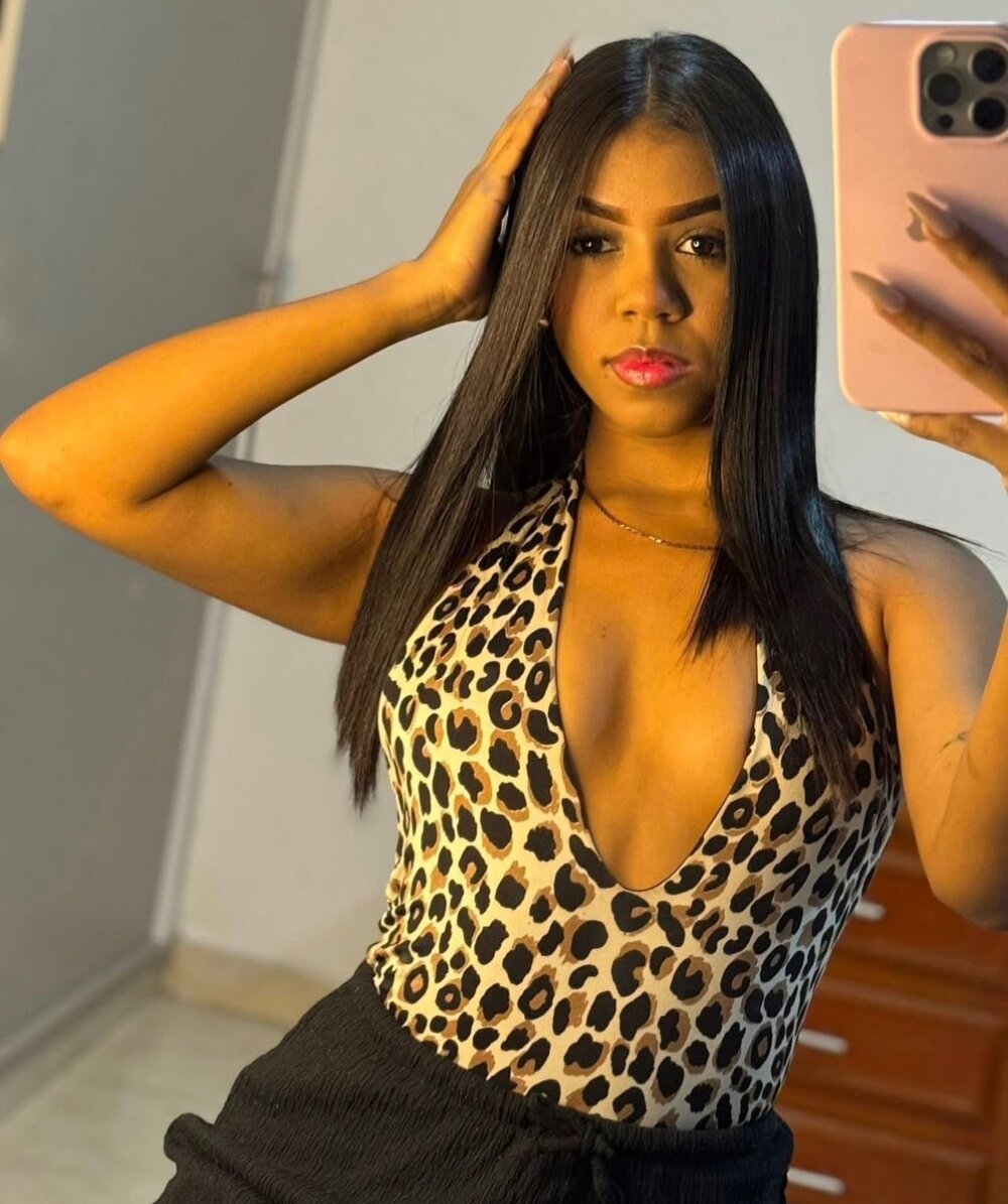 Lizy_eden's Offline XXX Chat