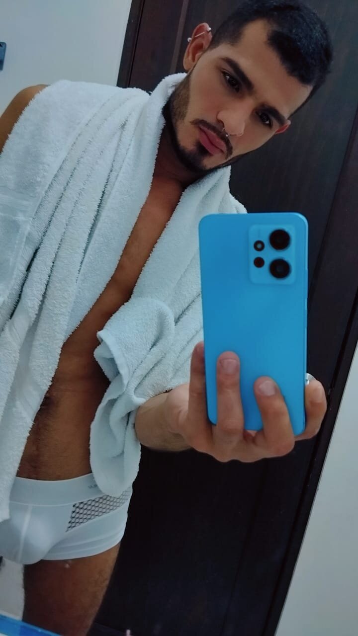 Ricardo_hotter