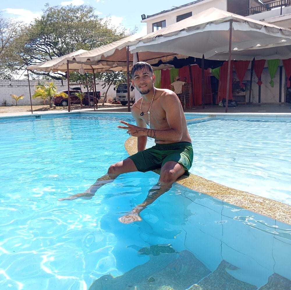 Rodrisanchez_12 Chat XXX offline