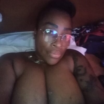 loretybig on StripChat