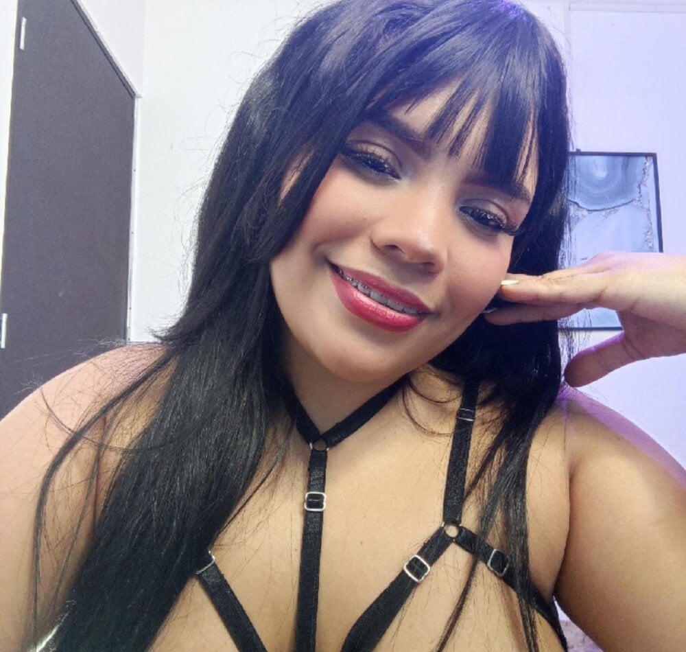 JessicaJhons' Offline Chat Room