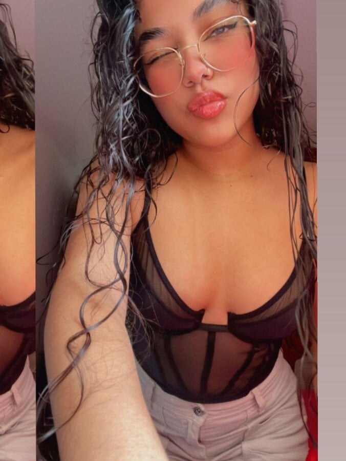 Live sex webcam photo for scarlett_ett #289284487