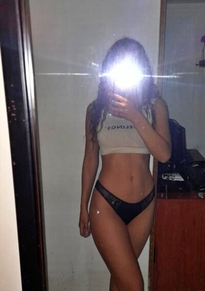emma_honey_22 🕴 free live webcam