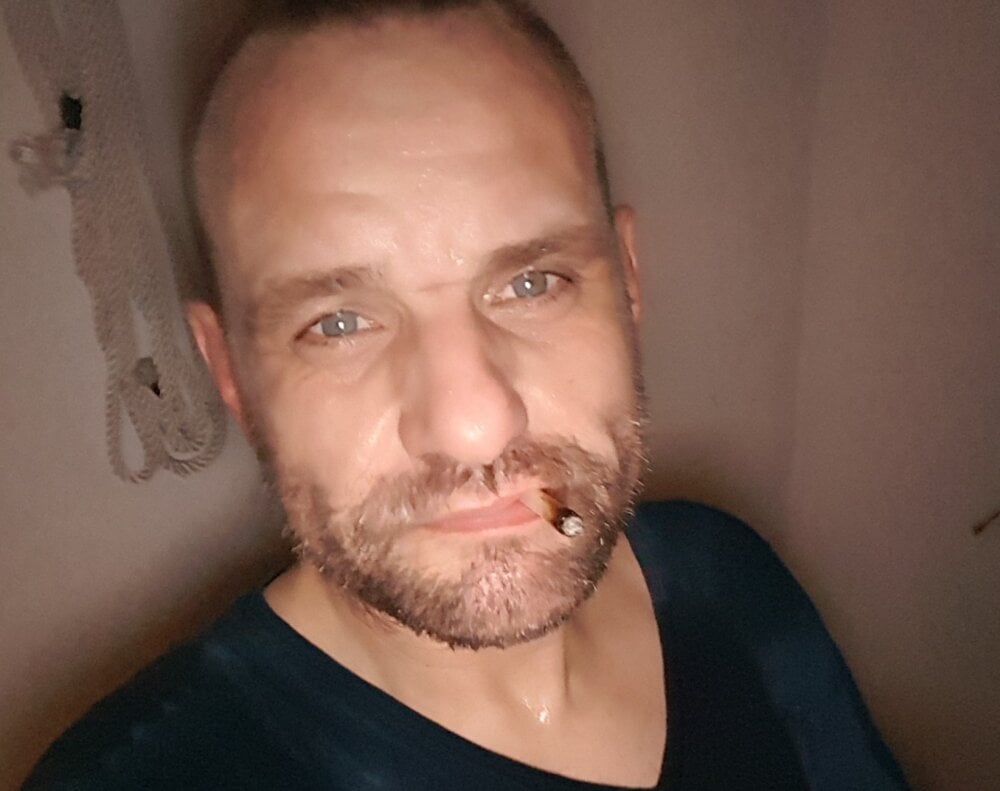 Jeflitschte@xh's Offline XXX Chat