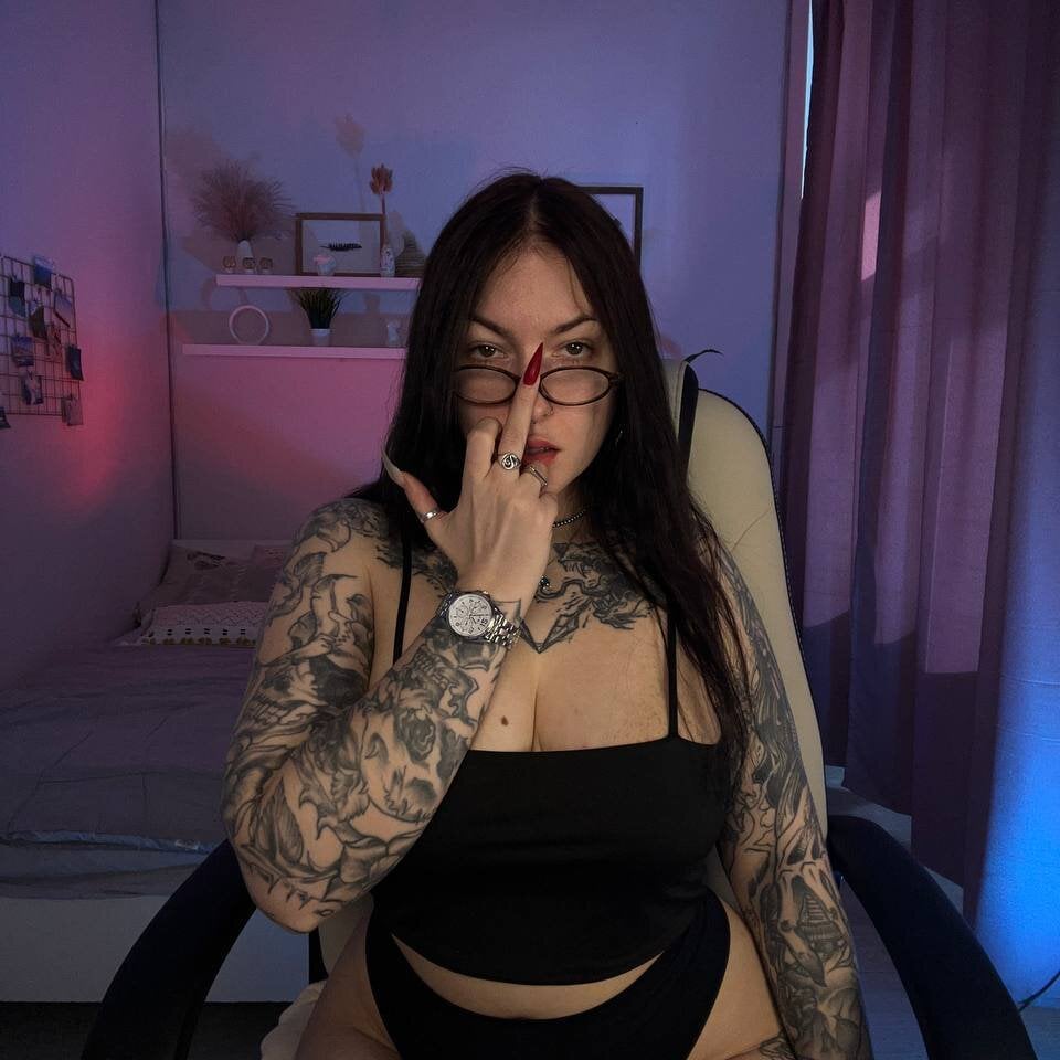 cheapadultsexcams.com tattitude_ livesex profile in bisexual cams