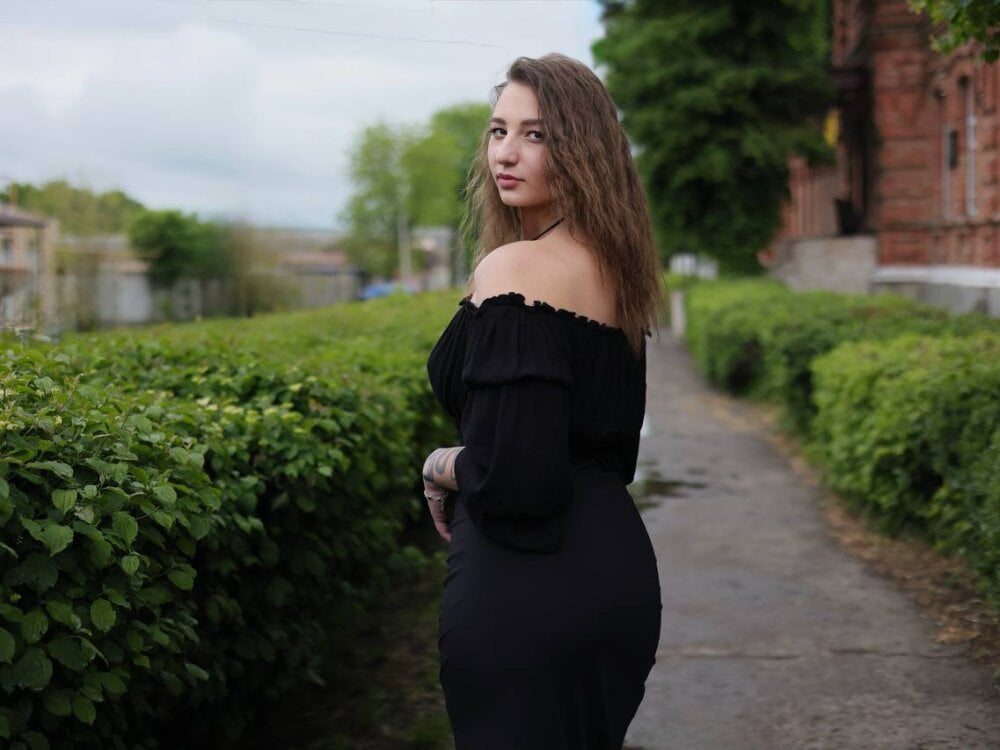 LioraFox profile