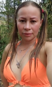LaraCaliente's webcam live show