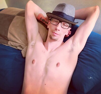 White_an_Nerdy - Stripchat Boy 