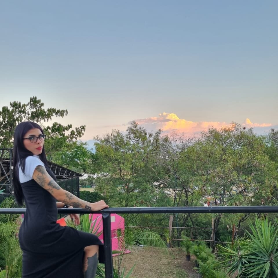 valentiinamoon webcam livesex profile in small-town-usa cams