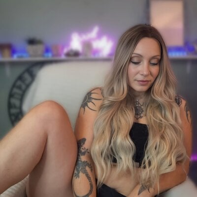 JaninaSecrets_ - Stripchat Glamour Dildo Dirtytalk Couple 