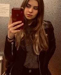 IrisBarnett Adlı Modelin Çevrimdışı Sohbet Odası