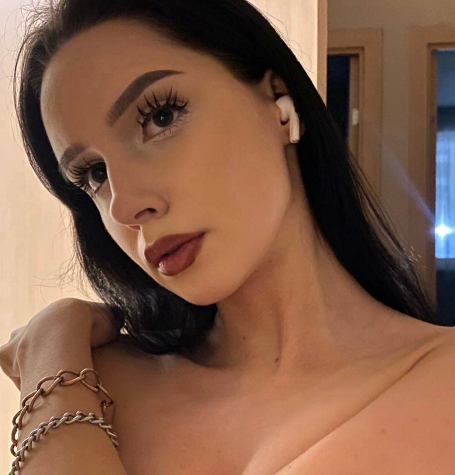 Live sex webcam photo for LyleBoolman #288675464