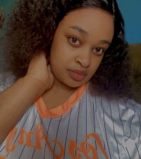 pleasureBee's webcam live show