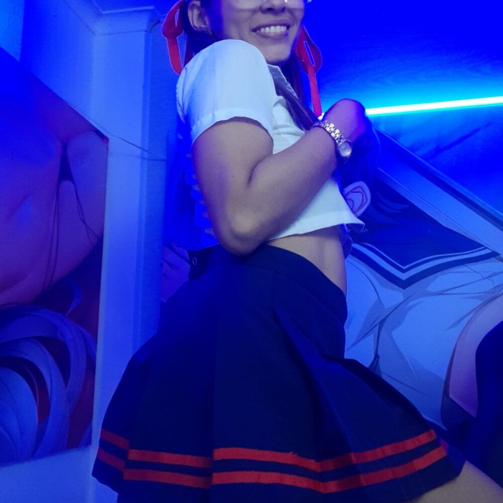 anny_slim Adlı Modelin Canlı XXX Sohbeti