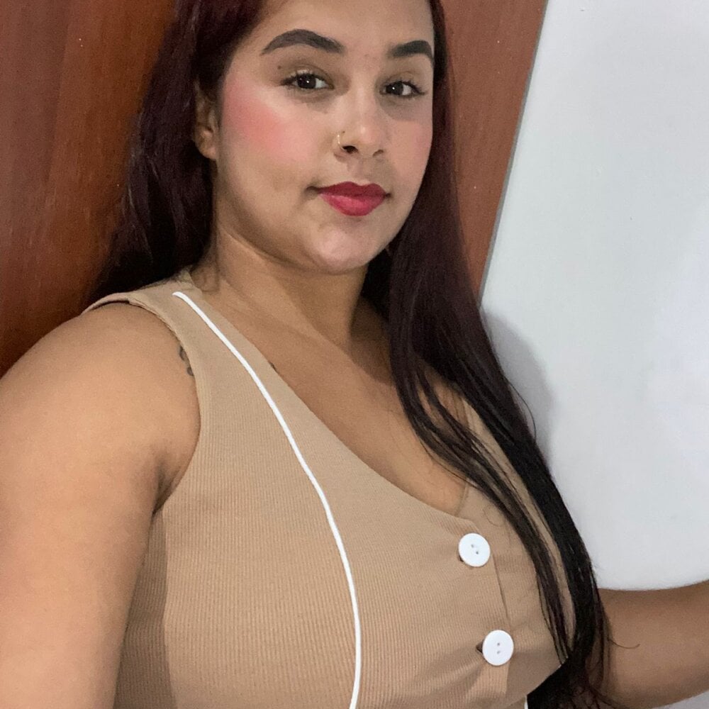 lyla_19 from stripchat