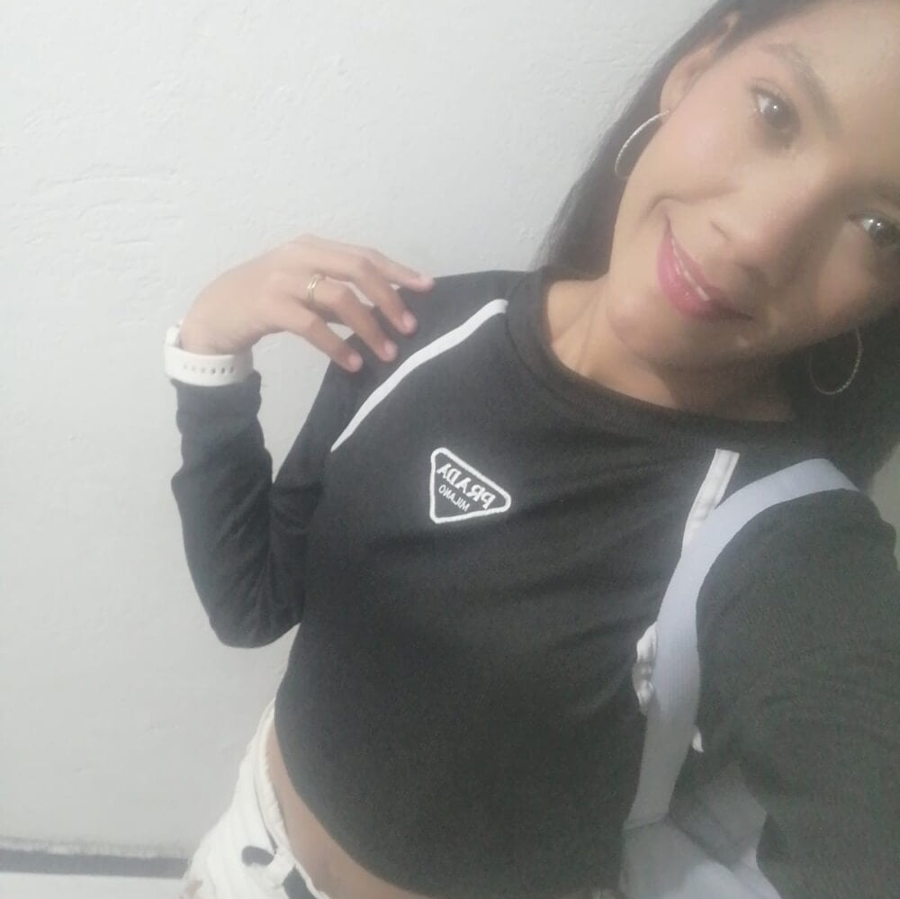 lunabella_cs webcam profile - Egyptian