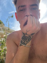 hottest23's webcam live show