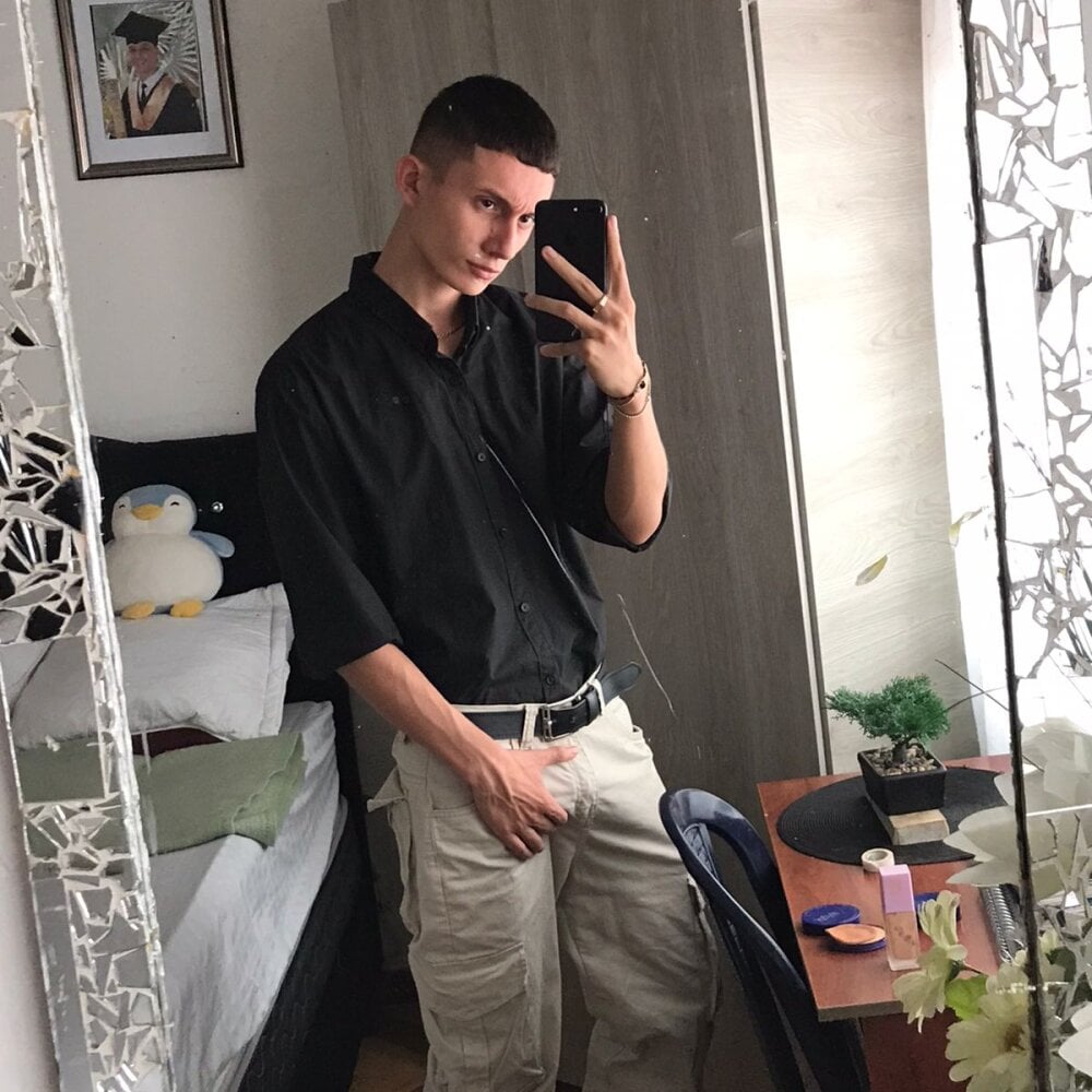 miguel13567 from stripchat