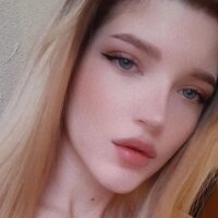Kiska_Jessy's Offline XXX Chat