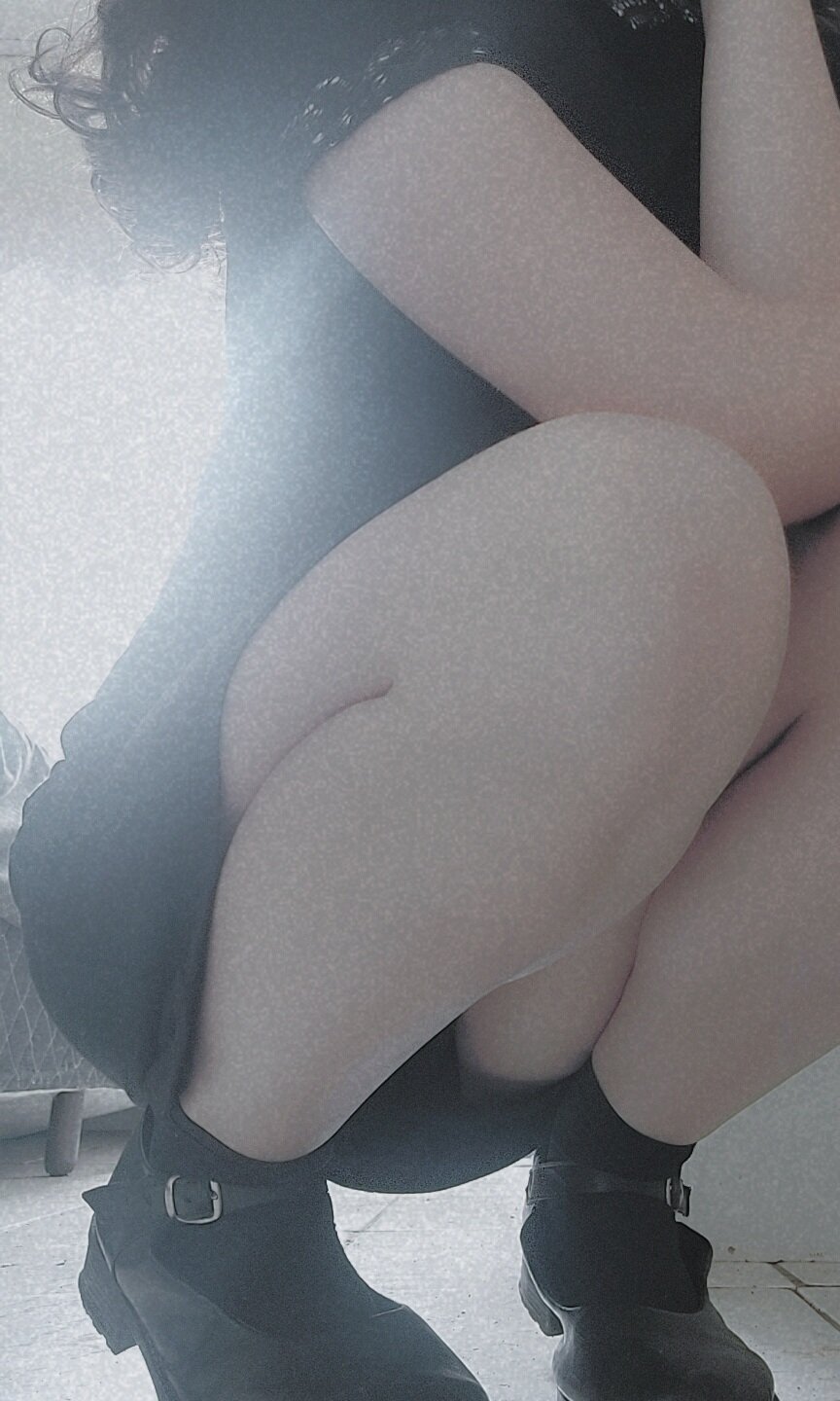 แชท XXX ออฟไลน์ของ Mia_and_Amadeus