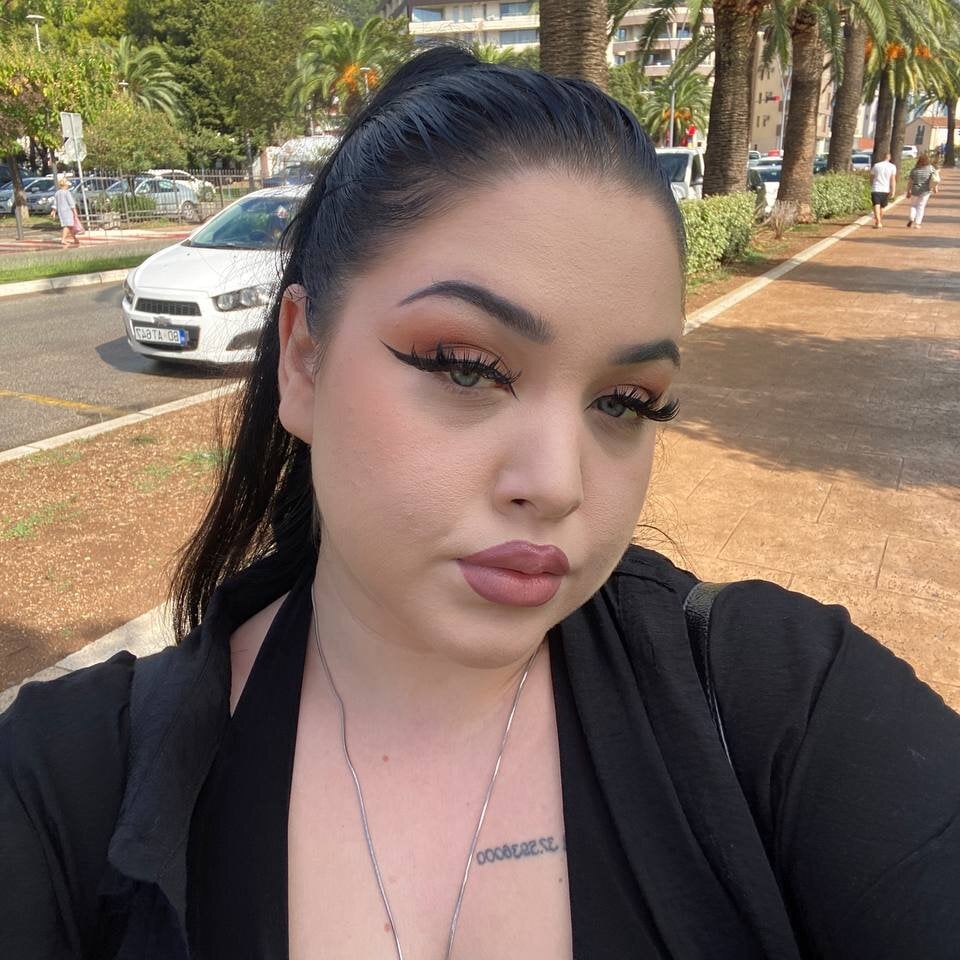 livesex.fan kissmycurve livesex profile in granny cams