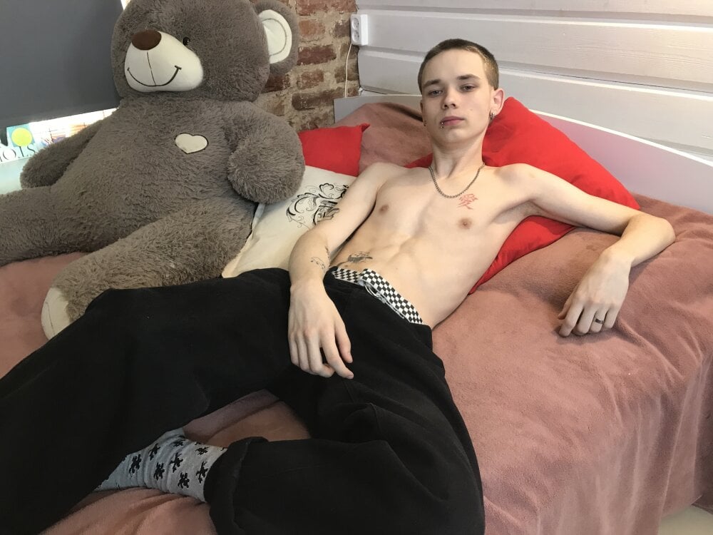 MAX_COOPERXS nude on cam A