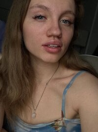 RoxyMiller's Webcam Show