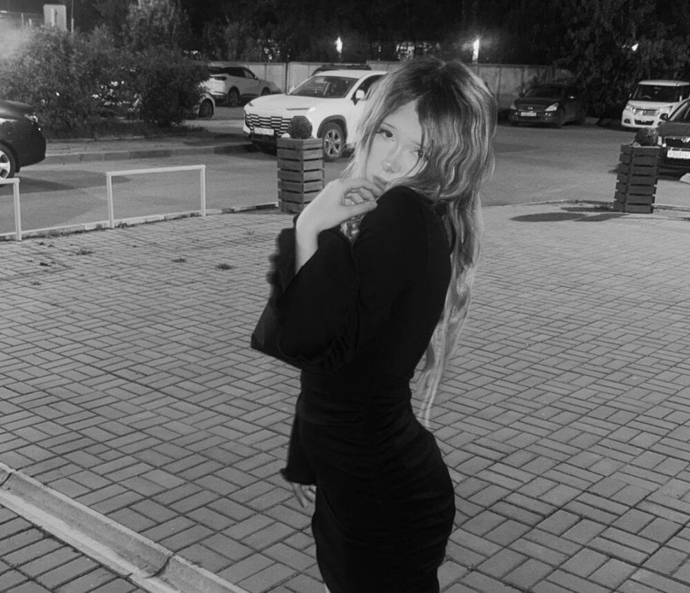 CaseySanchious' Offline XXX Chat