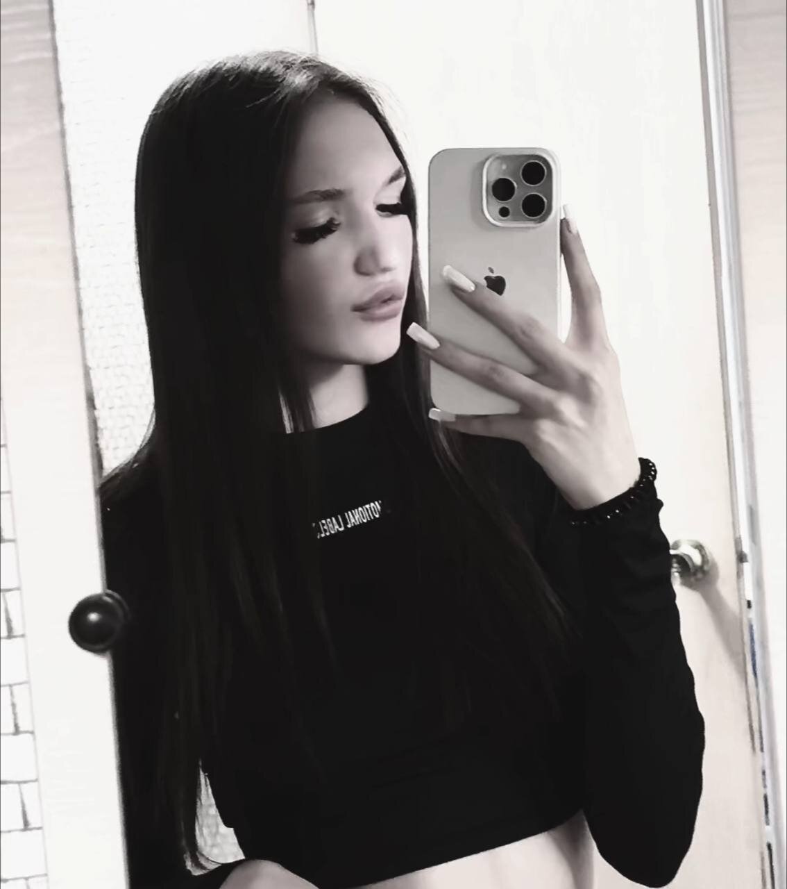 Anita_Leee
