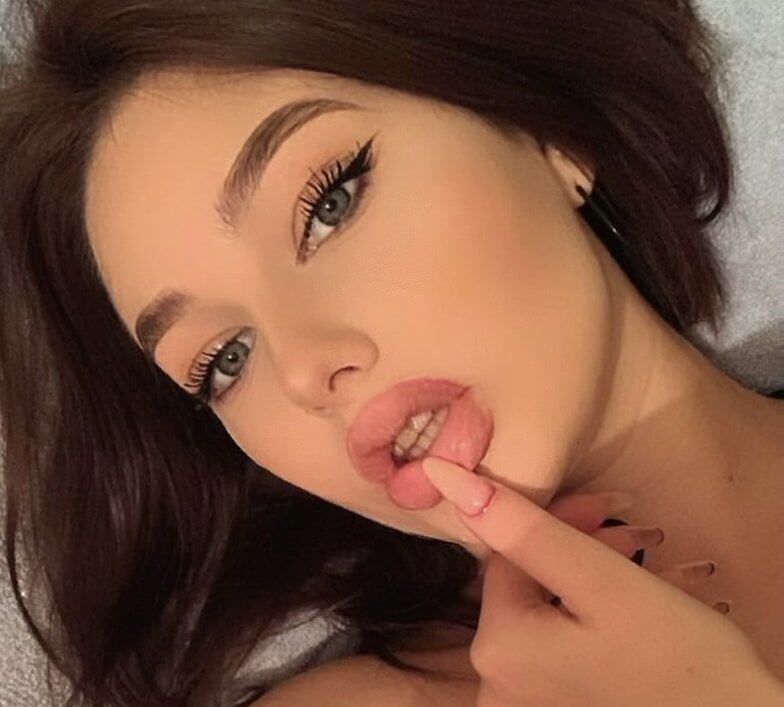 free6cams.com bella__angels livesex profile in somewhere-in-the-southern-hemisphere cams