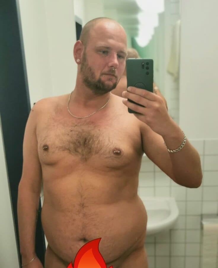 BareBear7777's Offline XXX Chat