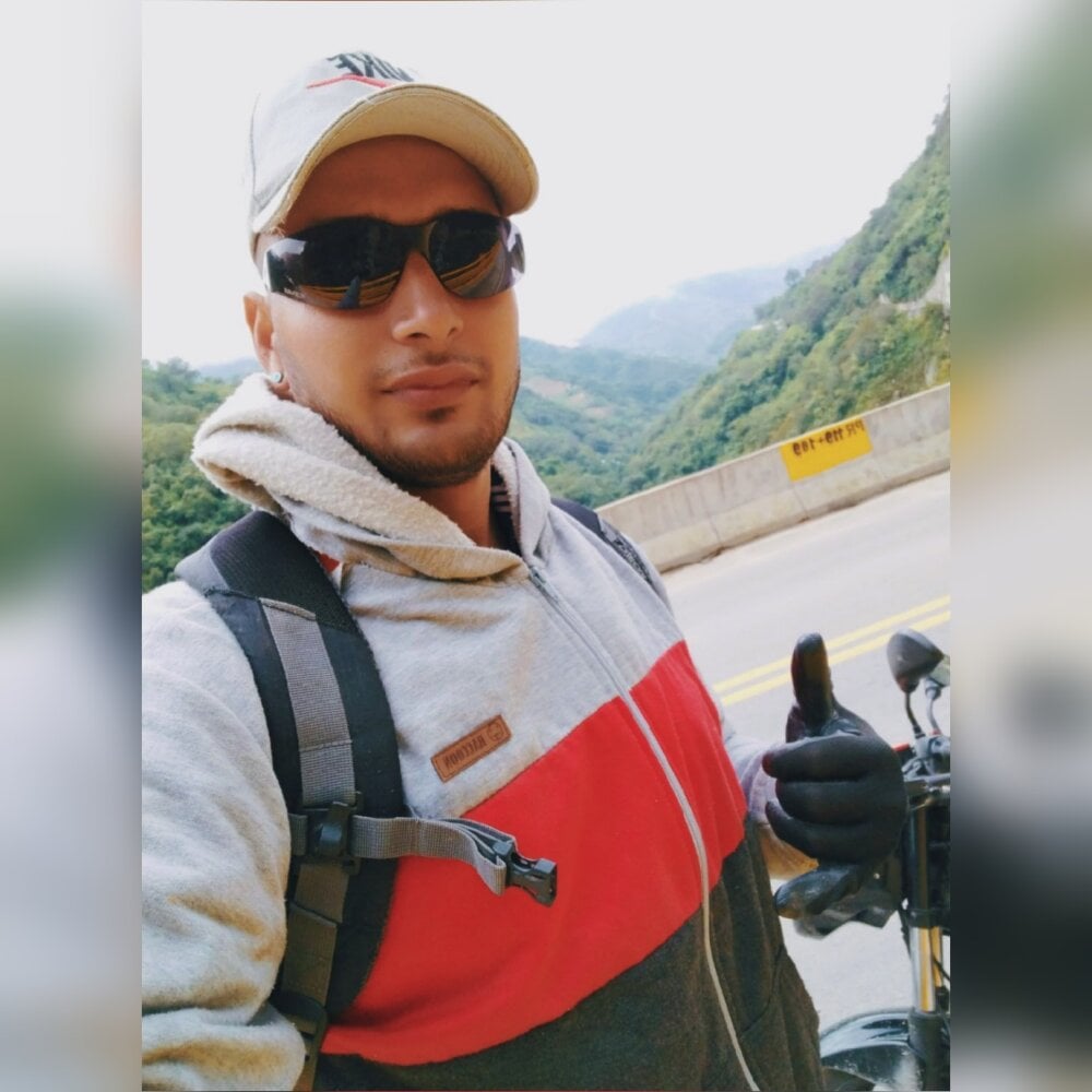 reinouni Offline XXX-Chat