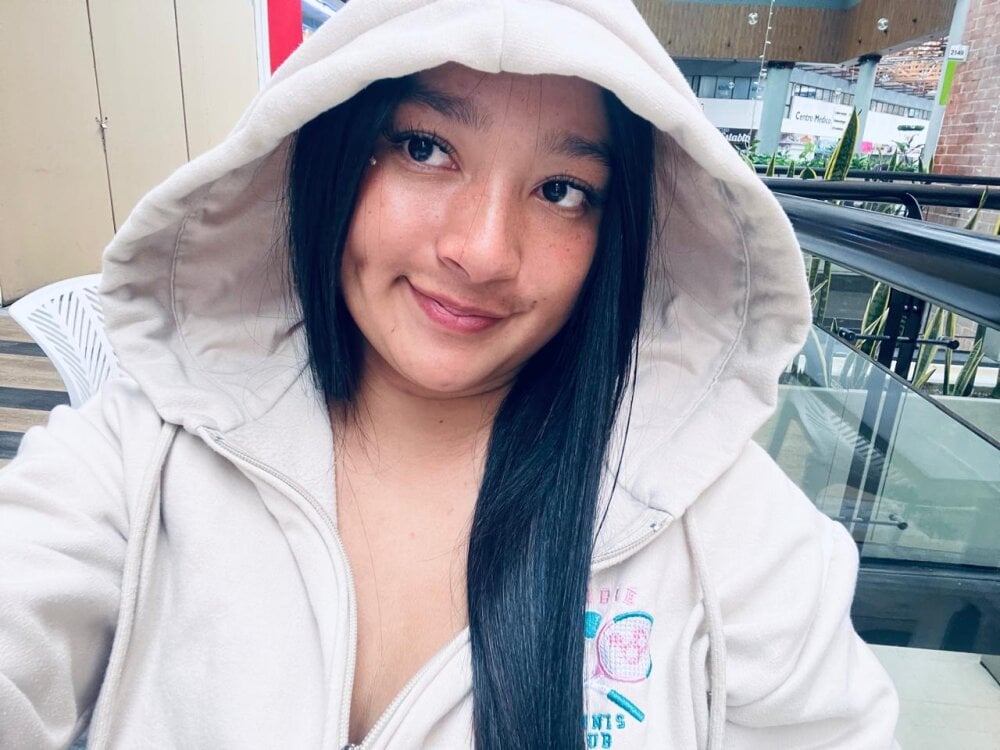pretti_scarlett from stripchat