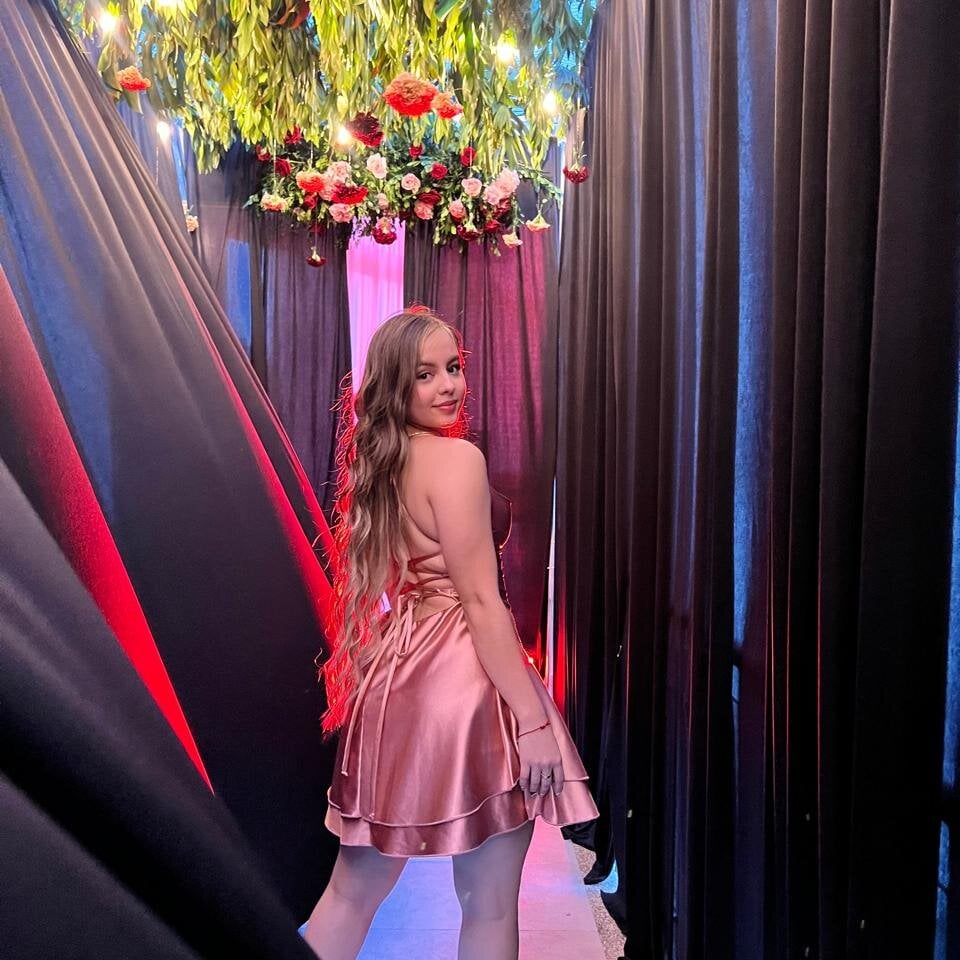 zoe_mons profile