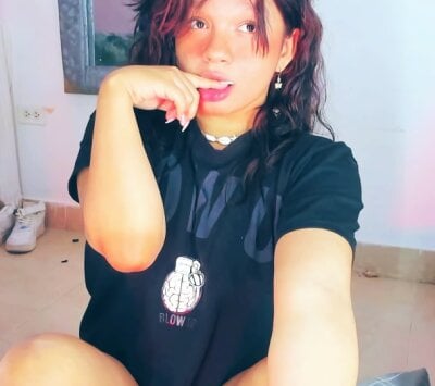 Emily_Coper18