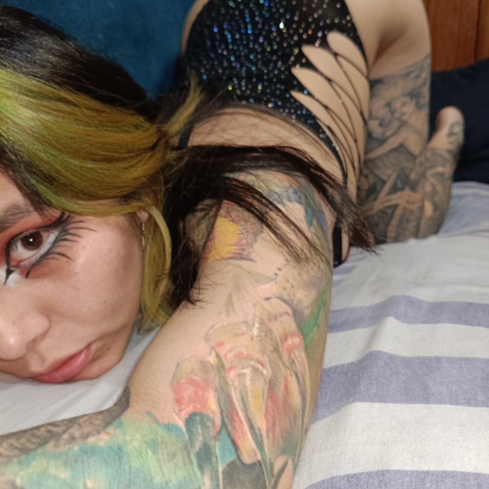 ladysad from stripchat