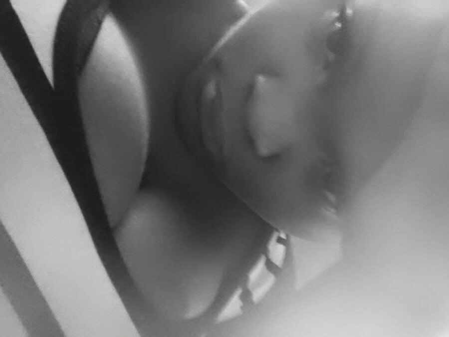 bestlivesexchat.com naughtikitten livesex profile in eveningnight-for-us cams