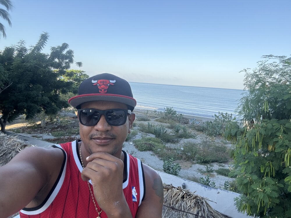 bigdick211292's Offline XXX Chat